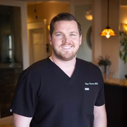 Dr. Ryan Tuinstra Dr. Ryan Tuinstra